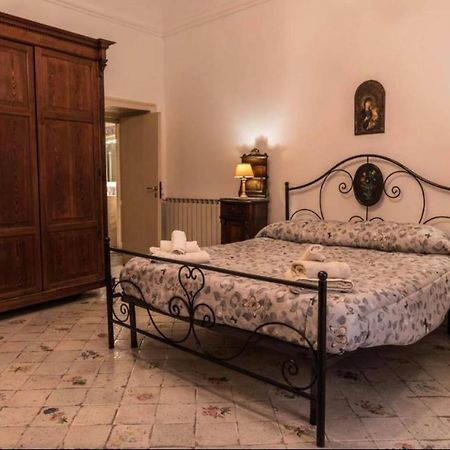 Appartamento Palazzo Pace Al Cassaro Palermo Exterior foto