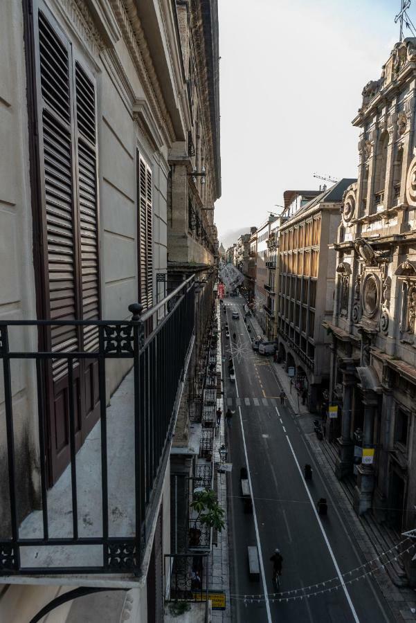 Appartamento Palazzo Pace Al Cassaro Palermo Exterior foto